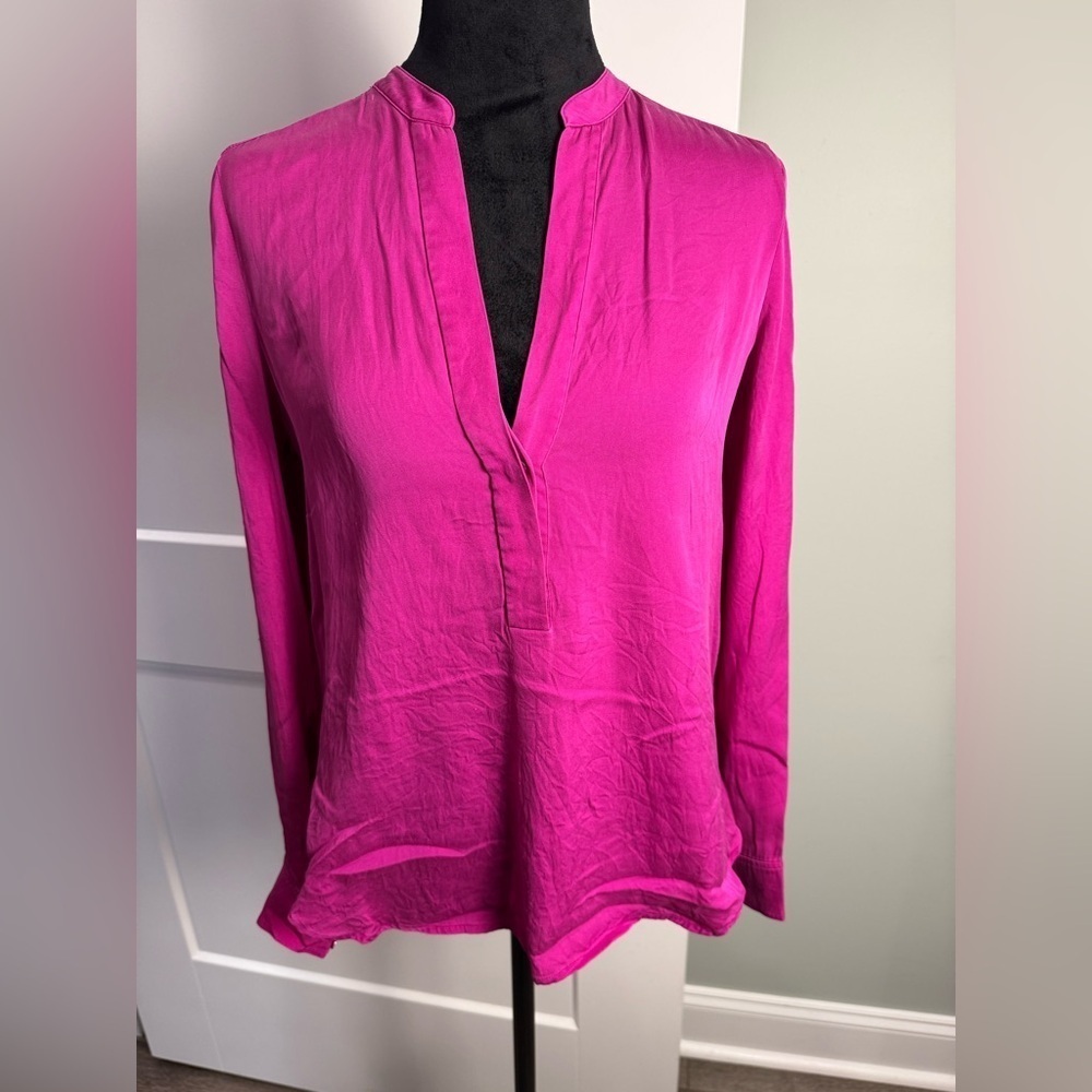 Vince Fuchsia Long Sleeve V-Neck Pullover Silk Blend Blouse Top band collar